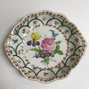 Vintage Heirloom by Toyo Floral Bowl Gold Trim Garden Bouquet Scalloped Leaves
